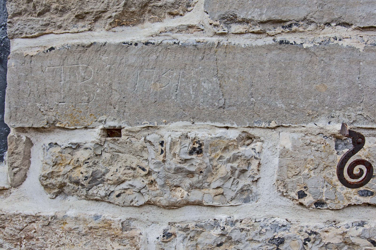 Urban Archeology & Modern Ruins — Ennis House